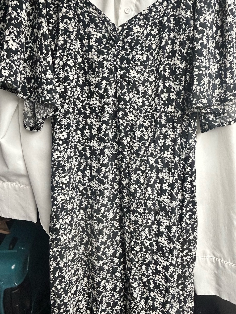 a new day Black & White Floral V-Neck Puff-Sleeve Tunic